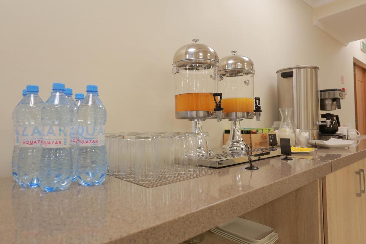 Infinity Plaza Block 1 Hotell Atyraū Eksteriør bilde