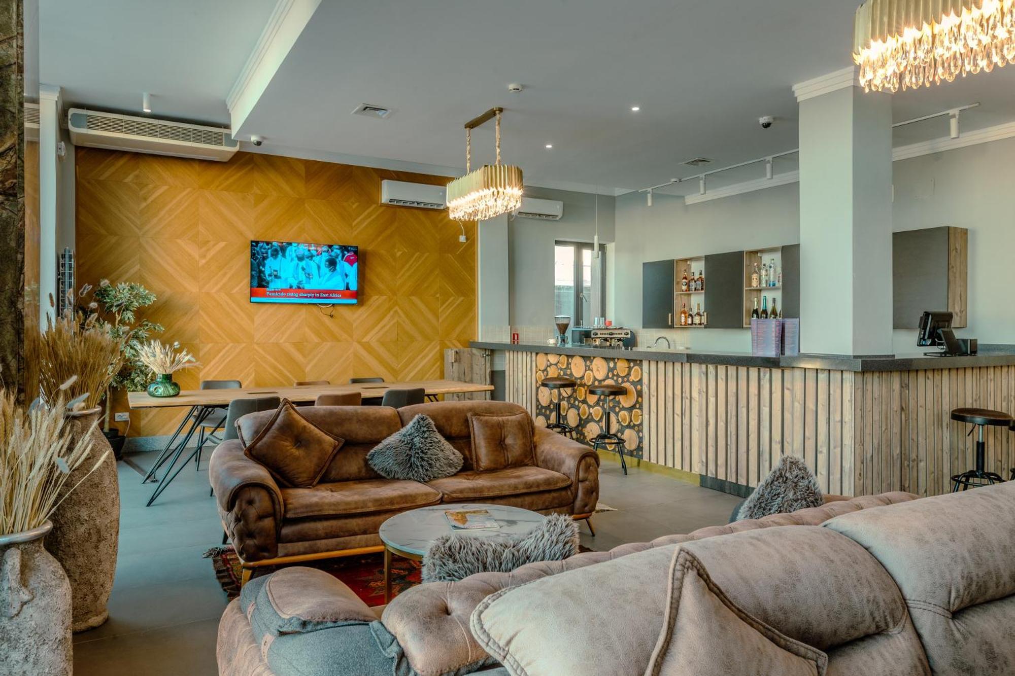 Infinity Plaza Block 1 Hotell Atyraū Eksteriør bilde