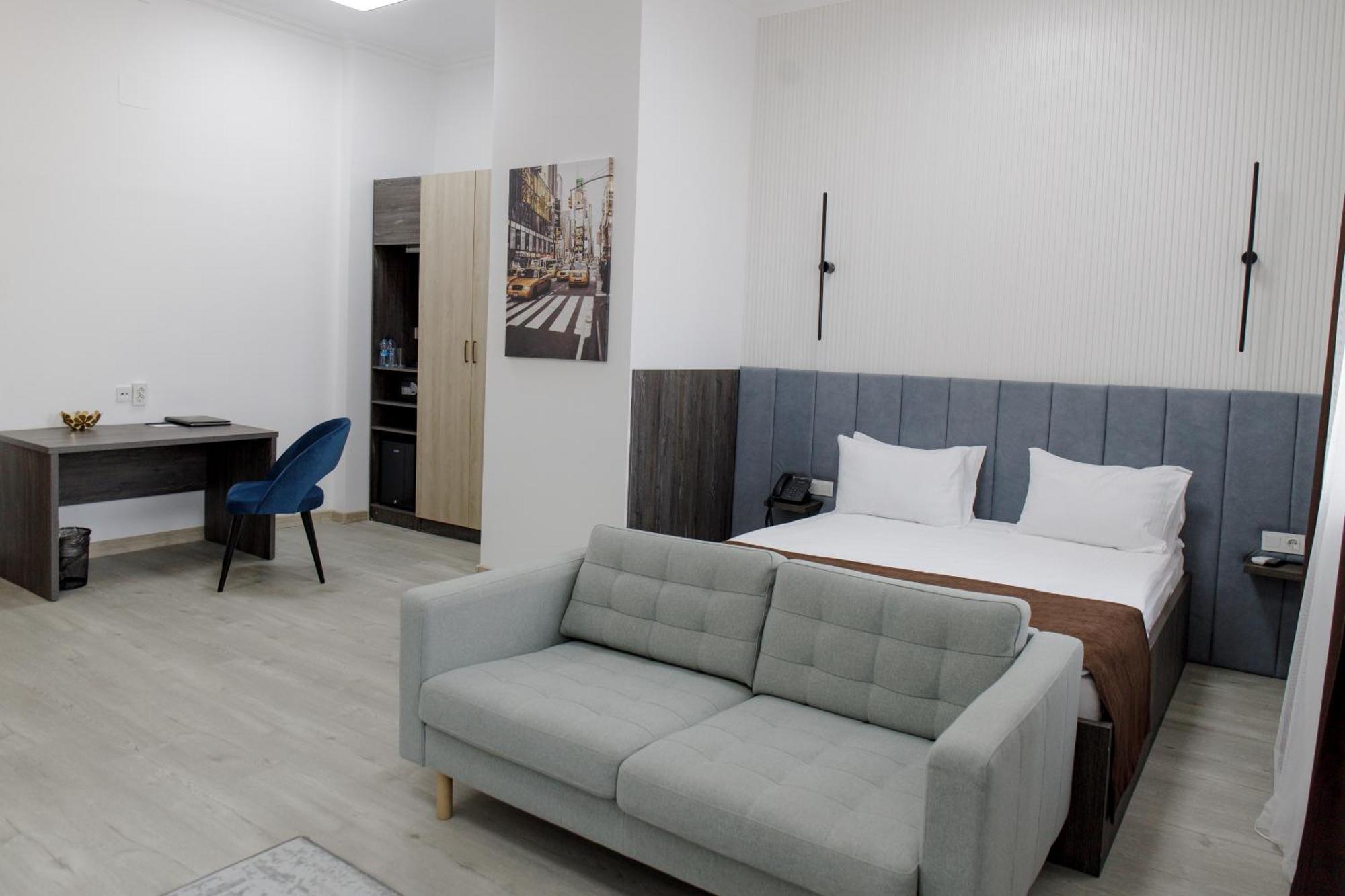 Infinity Plaza Block 1 Hotell Atyraū Eksteriør bilde