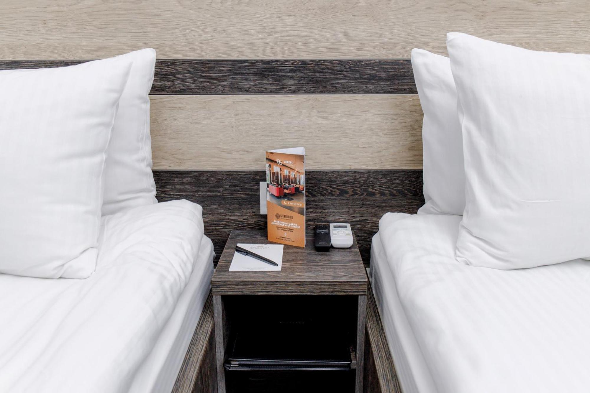 Infinity Plaza Block 1 Hotell Atyraū Eksteriør bilde