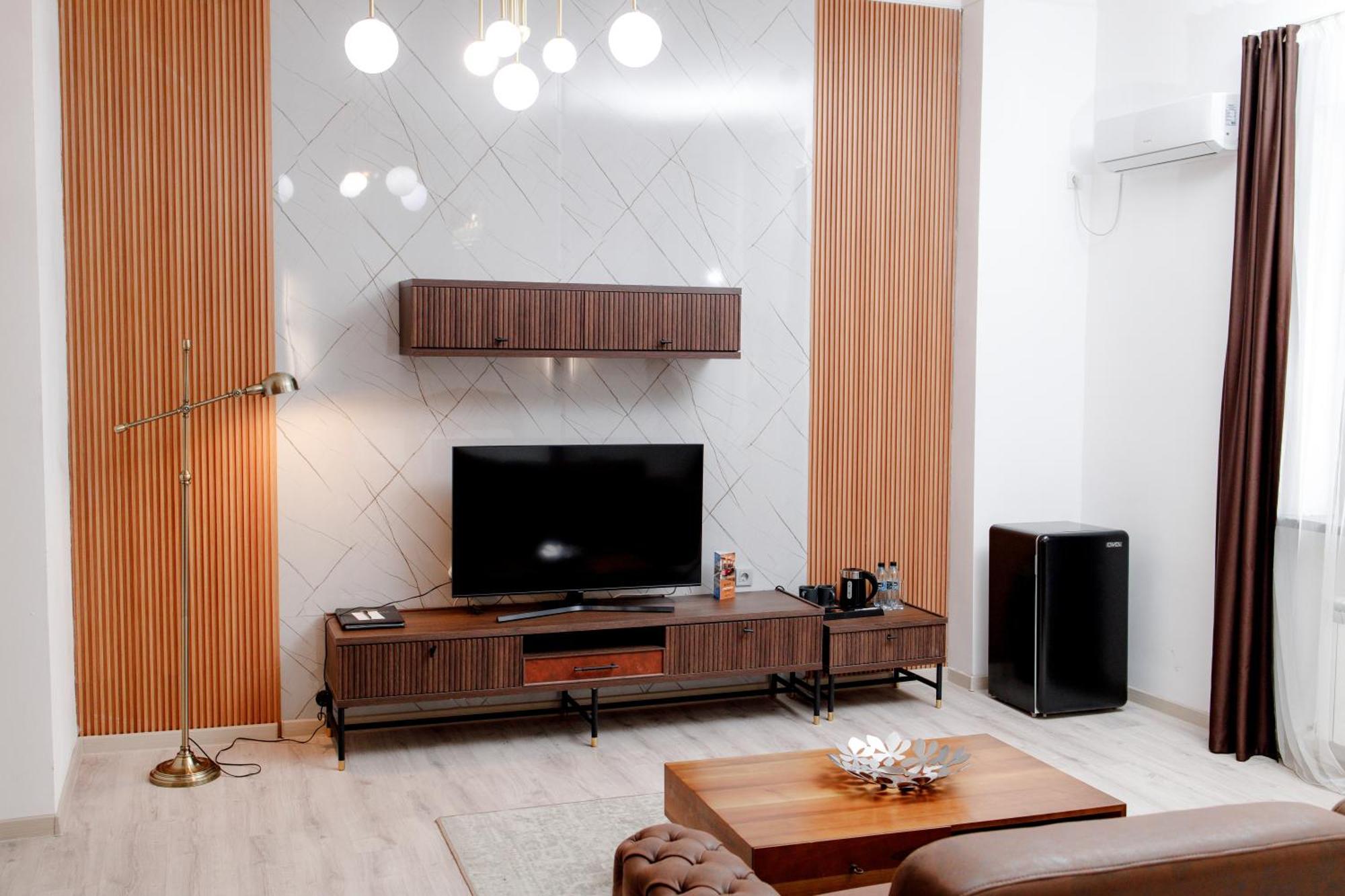 Infinity Plaza Block 1 Hotell Atyraū Eksteriør bilde