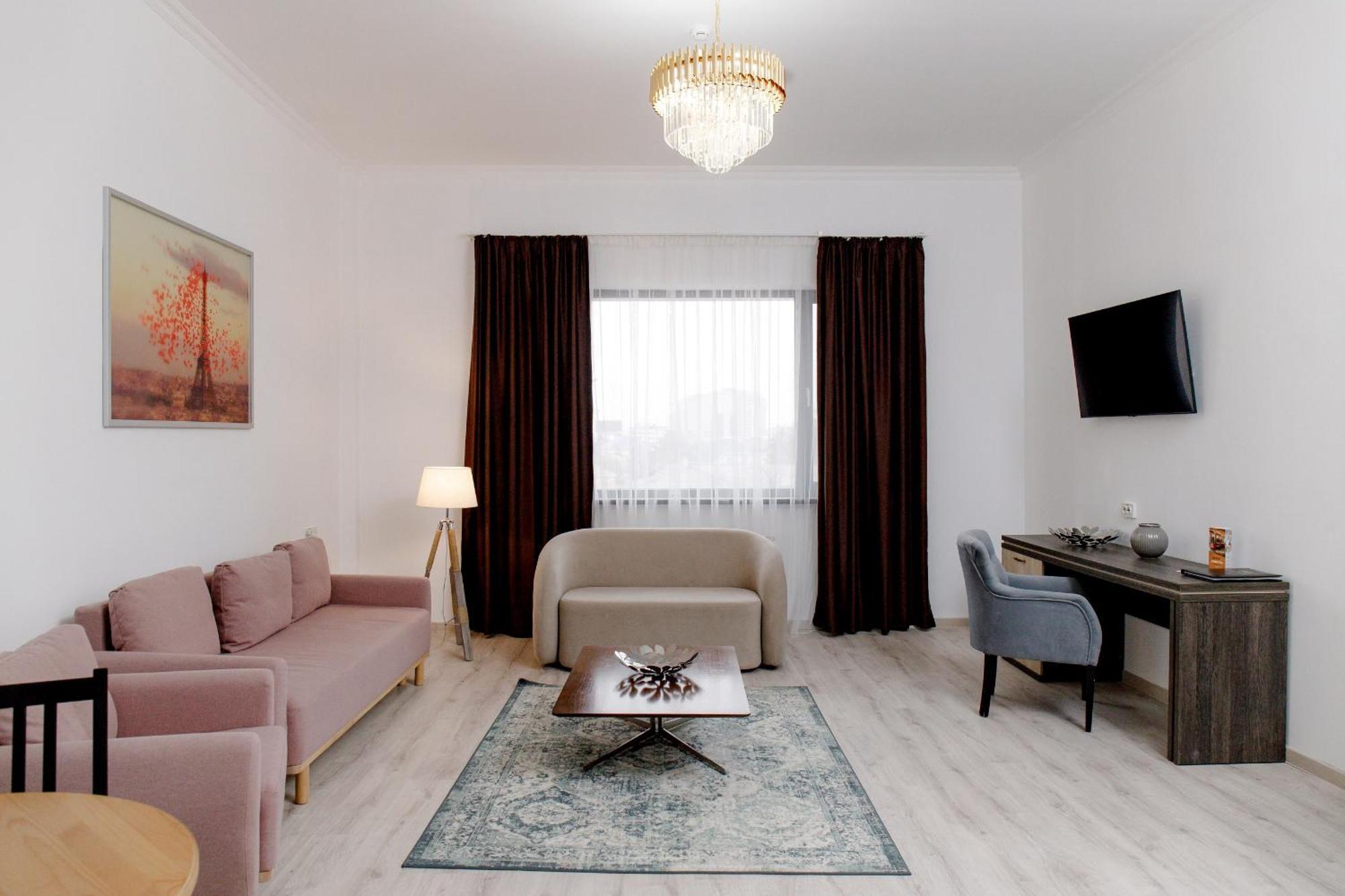 Infinity Plaza Block 1 Hotell Atyraū Eksteriør bilde