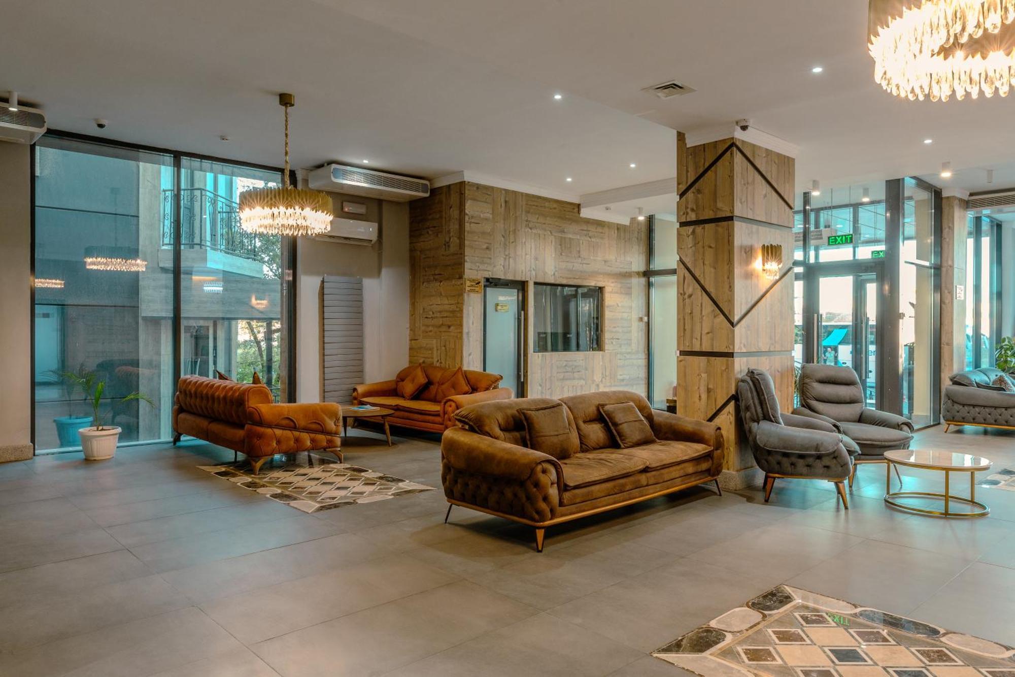 Infinity Plaza Block 1 Hotell Atyraū Eksteriør bilde