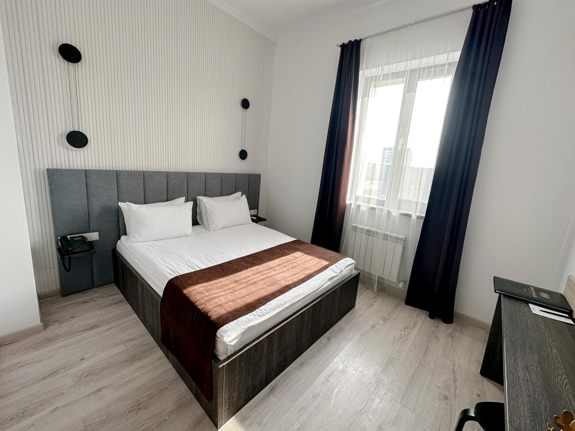 Infinity Plaza Block 1 Hotell Atyraū Eksteriør bilde