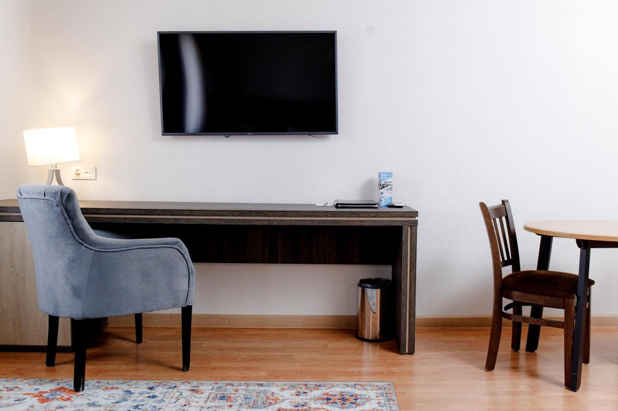 Infinity Plaza Block 1 Hotell Atyraū Eksteriør bilde