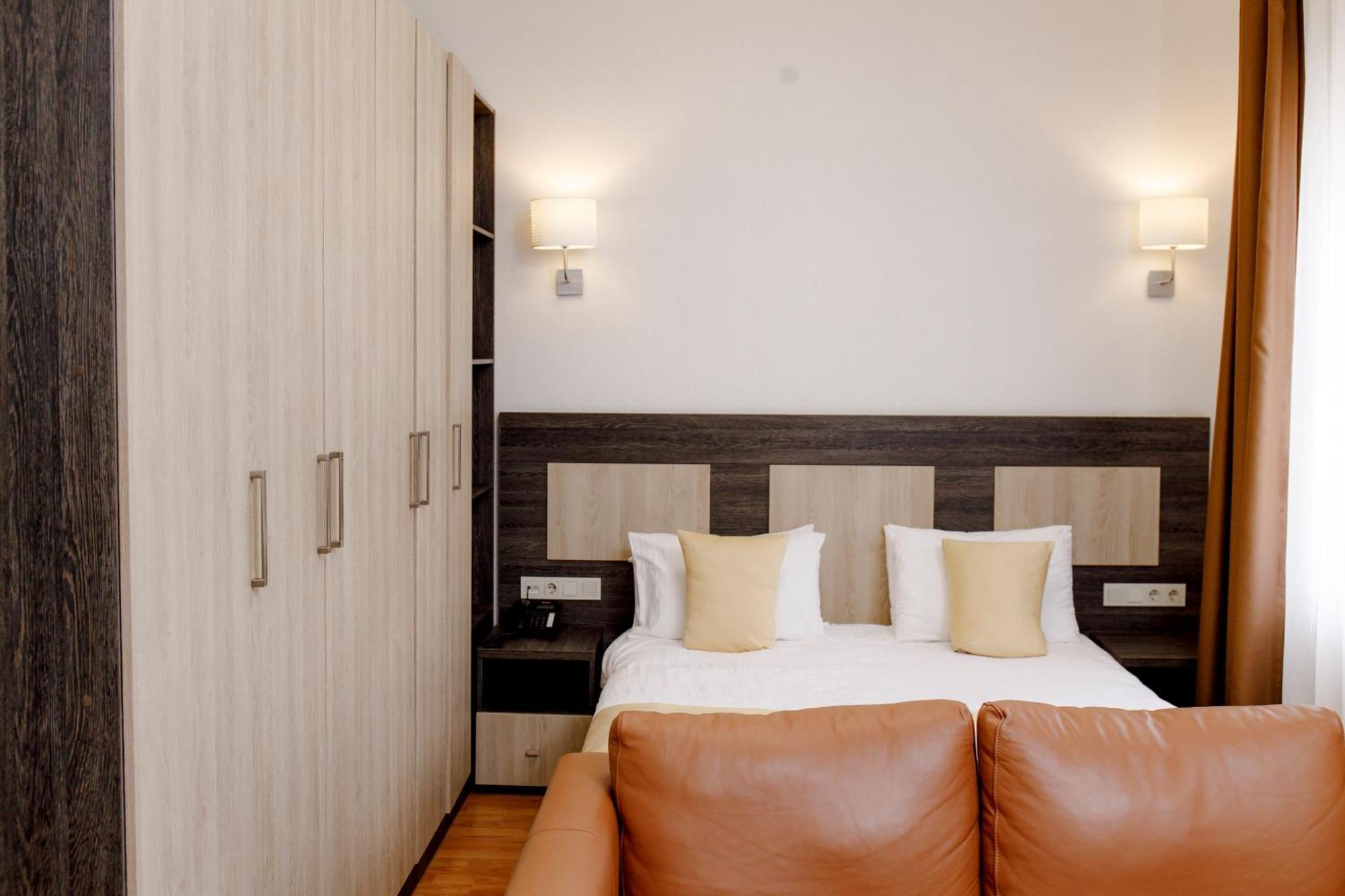 Infinity Plaza Block 1 Hotell Atyraū Eksteriør bilde